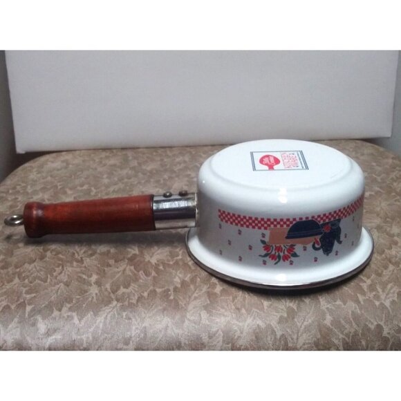 Vintage betty Crocker Enamel Sauce pan white printed 1 qt wood handle HTF RARE - Picture 4 of 10